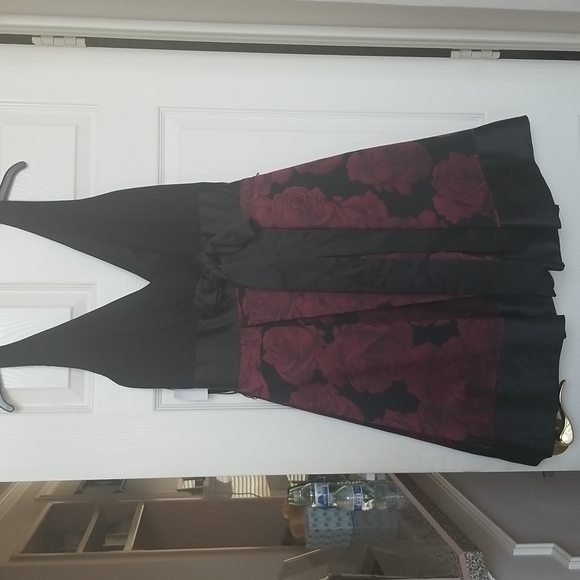 Evening dress - Picture 2 of 2